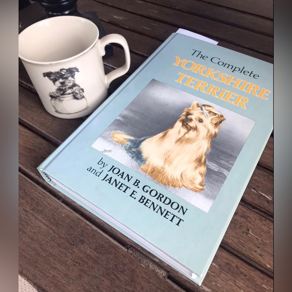 Yorkshire Terrier Vintage Book & teacup - Picture 9 of 13